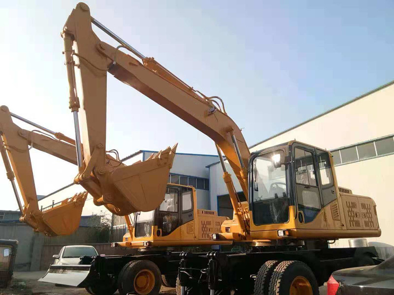 135履帶式挖掘機(jī)